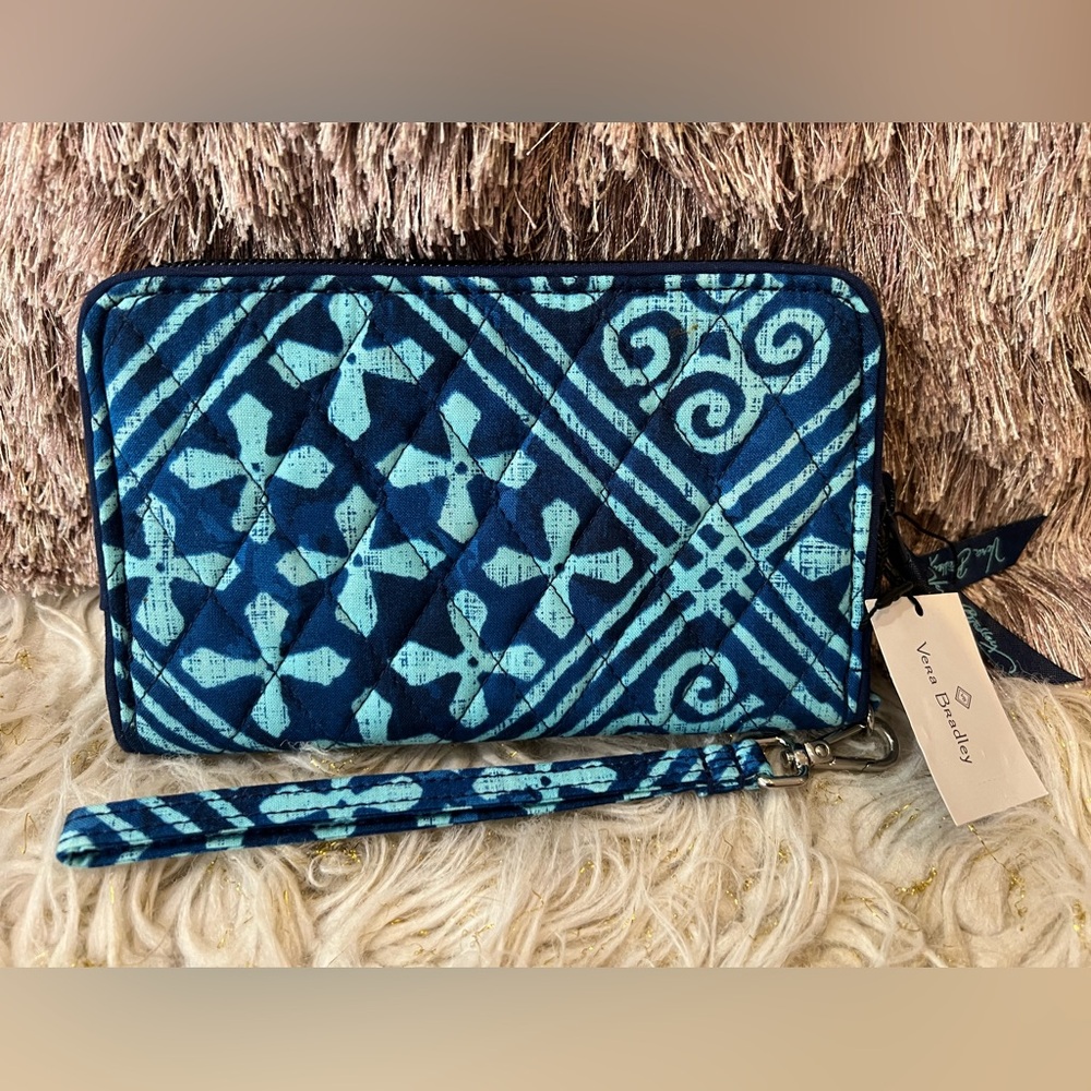 Vera Bradley RFID Georgia Wallet Cuban Tiles Blue Zip Around